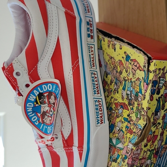 Vans Where's Waldo Sneakers - Picture 3 of 5